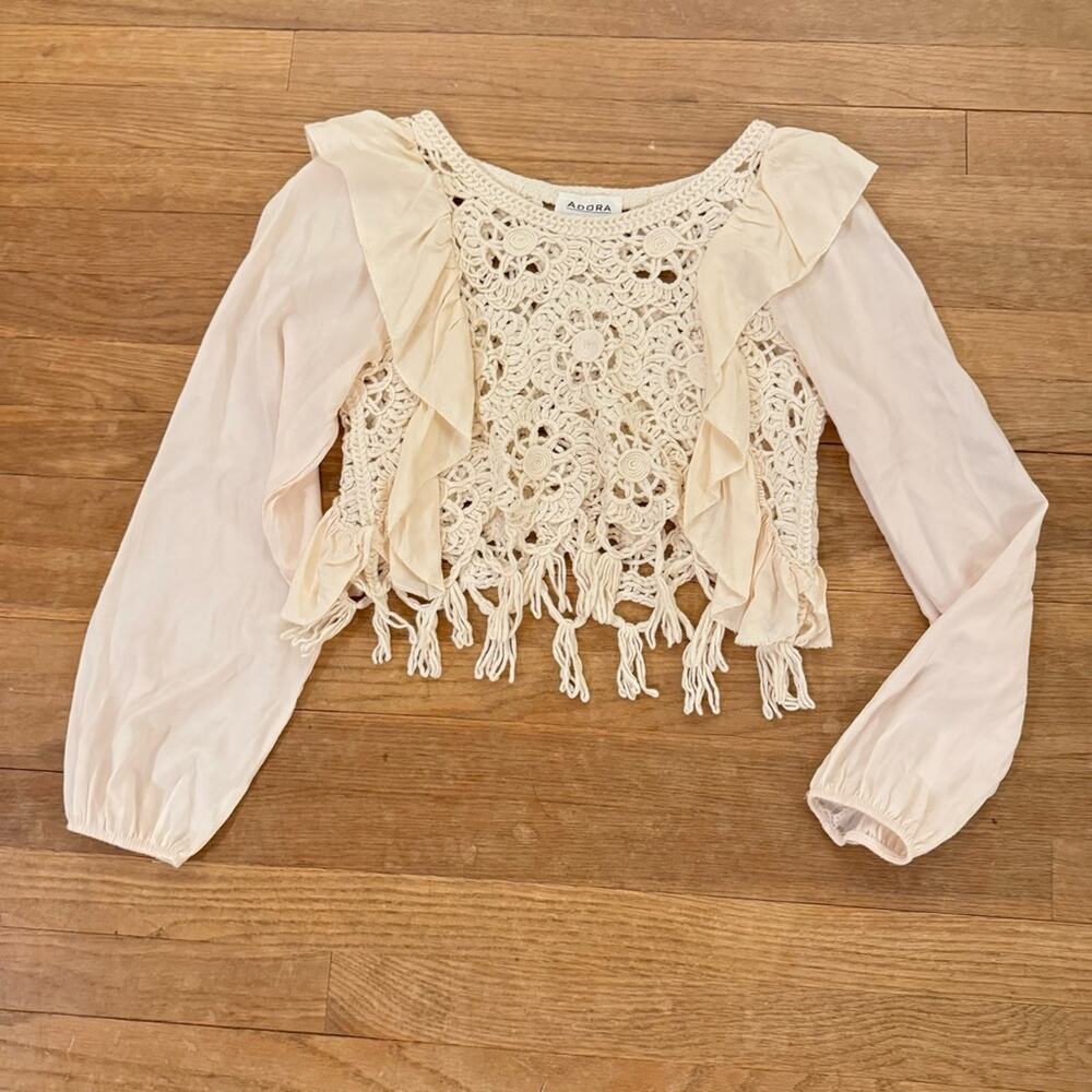 Adora white long sleeve floral crocheted blouse shirt top size XS
b53